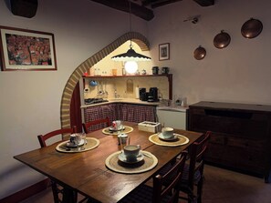 Dining - Campanile n1: Montemerano 5km from Terme di Saturnia with 2 bedrooms 2 bathrooms (Montemerano)