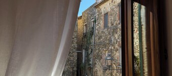 Campanile n1: Montemerano a 5km dalle Terme di Saturnia con 2 camere 2 bagni