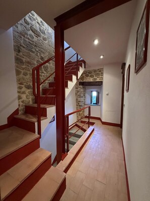 Interior - Campanile n1: Montemerano 5km from Terme di Saturnia with 2 bedrooms 2 bathrooms (Montemerano)