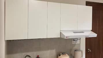 Suite, 1 Bedroom | Private kitchen