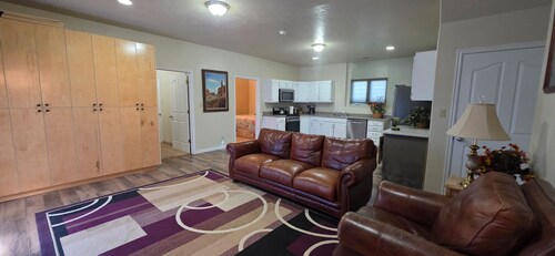 Terrific 2-bedroom villa with AC in charming Fredonia