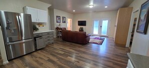 Interior - Terrific 2-bedroom villa with AC in charming Fredonia (Fredonia)