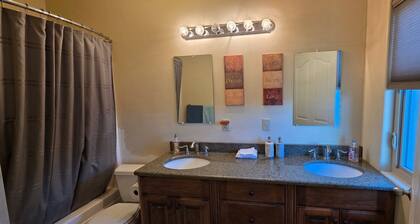 Terrific 2-bedroom villa with AC in charming Fredonia