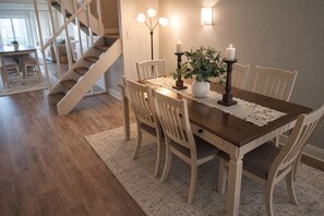 Dining - Designer Bay View House Private Pier and Boat Slip (Ocean City)