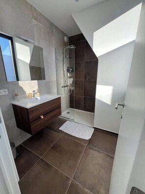 Bruser, hårtørrer, Shampoo