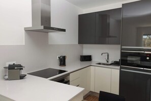 Fridge, microwave, oven, stovetop - JB Ria Mar l by Meditrust (Alvor)