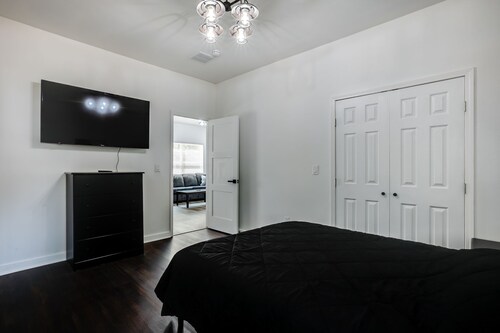 Delano Dreamscape Single Family Home - 2 Bed - 2 Full Bath