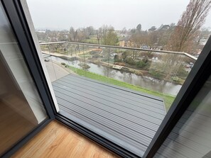 Interior - Modern 2 bed flat | Central | Free Parking (Hemel Hempstead)