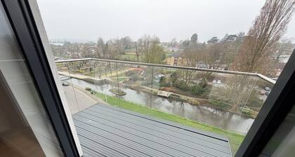 Modern 2 bed flat | Central | Free Parking