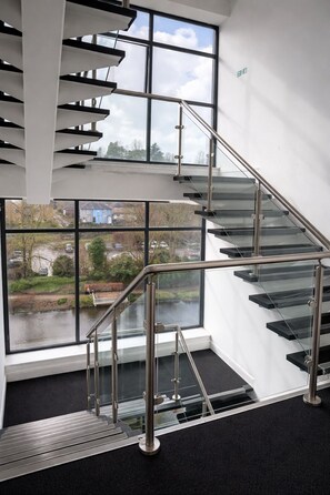 Interior - Modern 2 bed flat | Central | Free Parking (Hemel Hempstead)