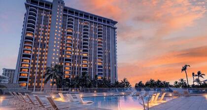 NEW KBM Resorts Free CAR Ilikai Suites Studio Oceanview Condo! Ilk-437