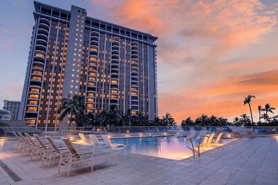 NEW KBM Resorts Free CAR Ilikai Suites Studio Oceanview Condo! Ilk-437