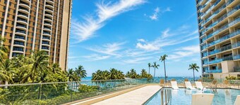 NEW KBM Resorts Free CAR Ilikai Suites Studio Oceanview Condo! Ilk-437