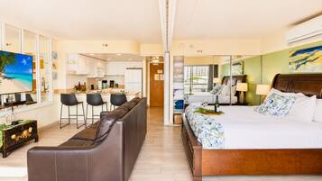 Premium bedding, in-room safe, individually decorated