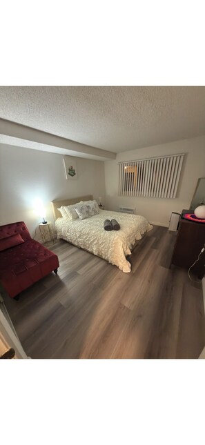 Room - Modern 2BR  Stay w/ AC Near Venice Beach (Venice)