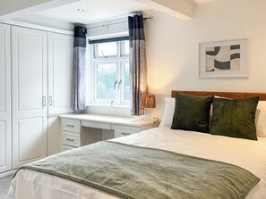 4 chambres, fer et planche à repasser, Wi-Fi gratuit, draps fournis
