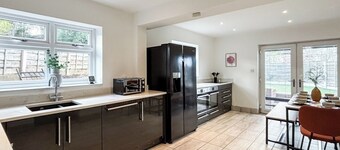 Luxury Entire Home | Near Manchester City Centre