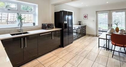 Luxury Entire Home | Near Manchester City Centre