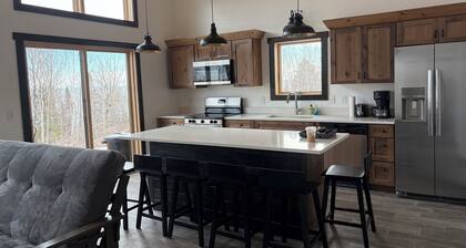 2-bedroom house on the heart of the North Shore of Lake Superior in Beaver Bay