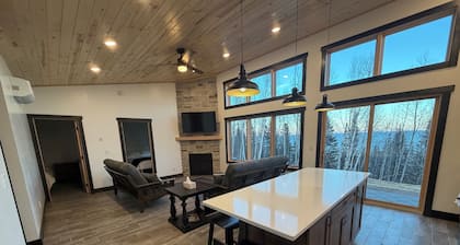 2-bedroom house on the heart of the North Shore of Lake Superior in Beaver Bay