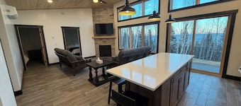 2-bedroom house on the heart of the North Shore of Lake Superior in Beaver Bay