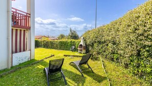 Property grounds - Nice one-bedroom apartment with a large garden and parking (HENDAYE)