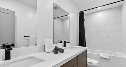 6BR Modern Oasis | Near Niagara Falls & Wineries