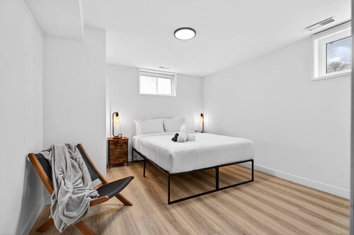 6BR Modern Oasis | Near Niagara Falls & Wineries