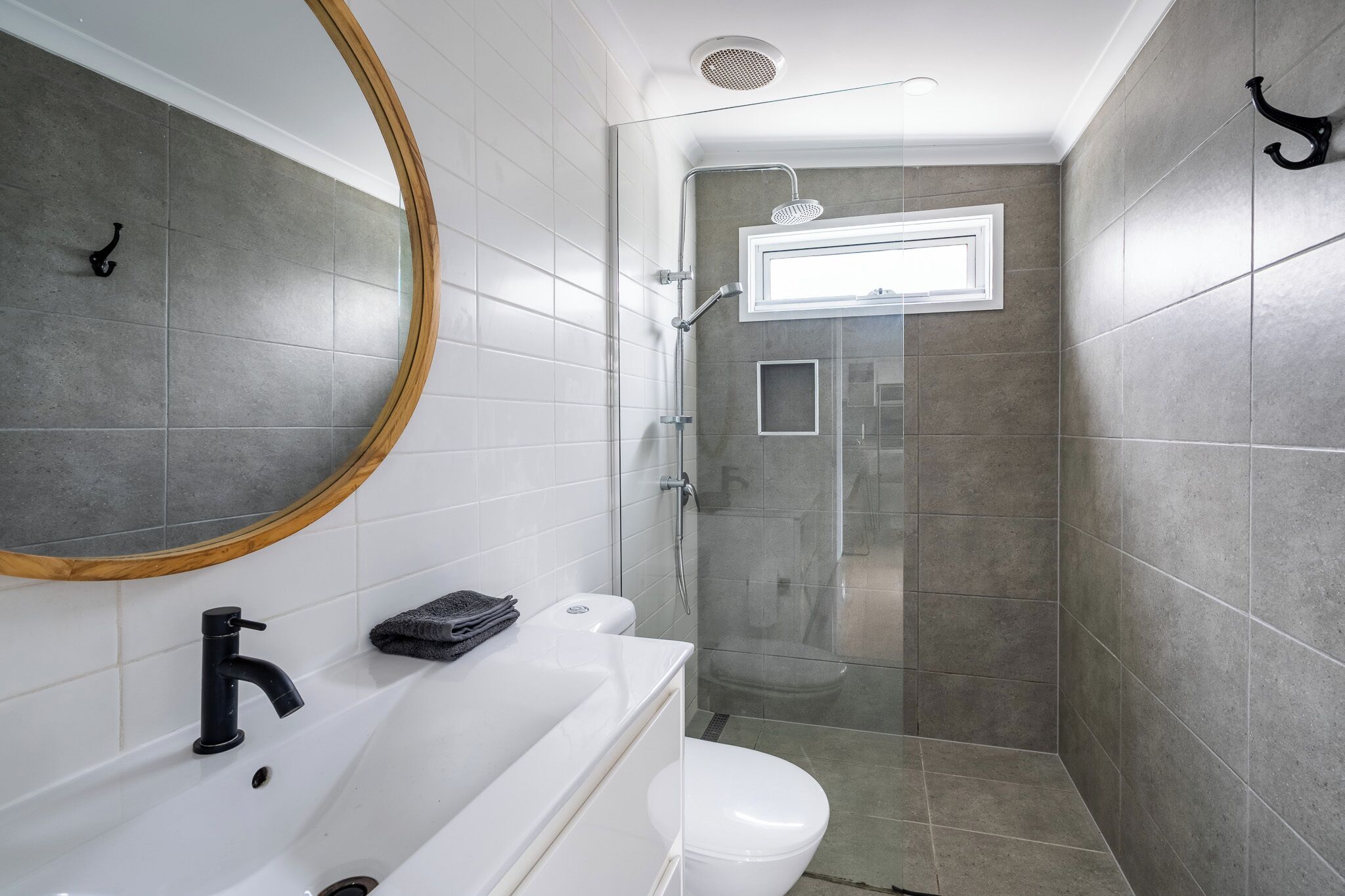Towels, soap, shampoo, toilet paper