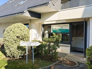 Exterior detail - Fouesnant Beg Meil, 100m from the beach, beautiful apartment with swimming pool (BEGMEIL)
