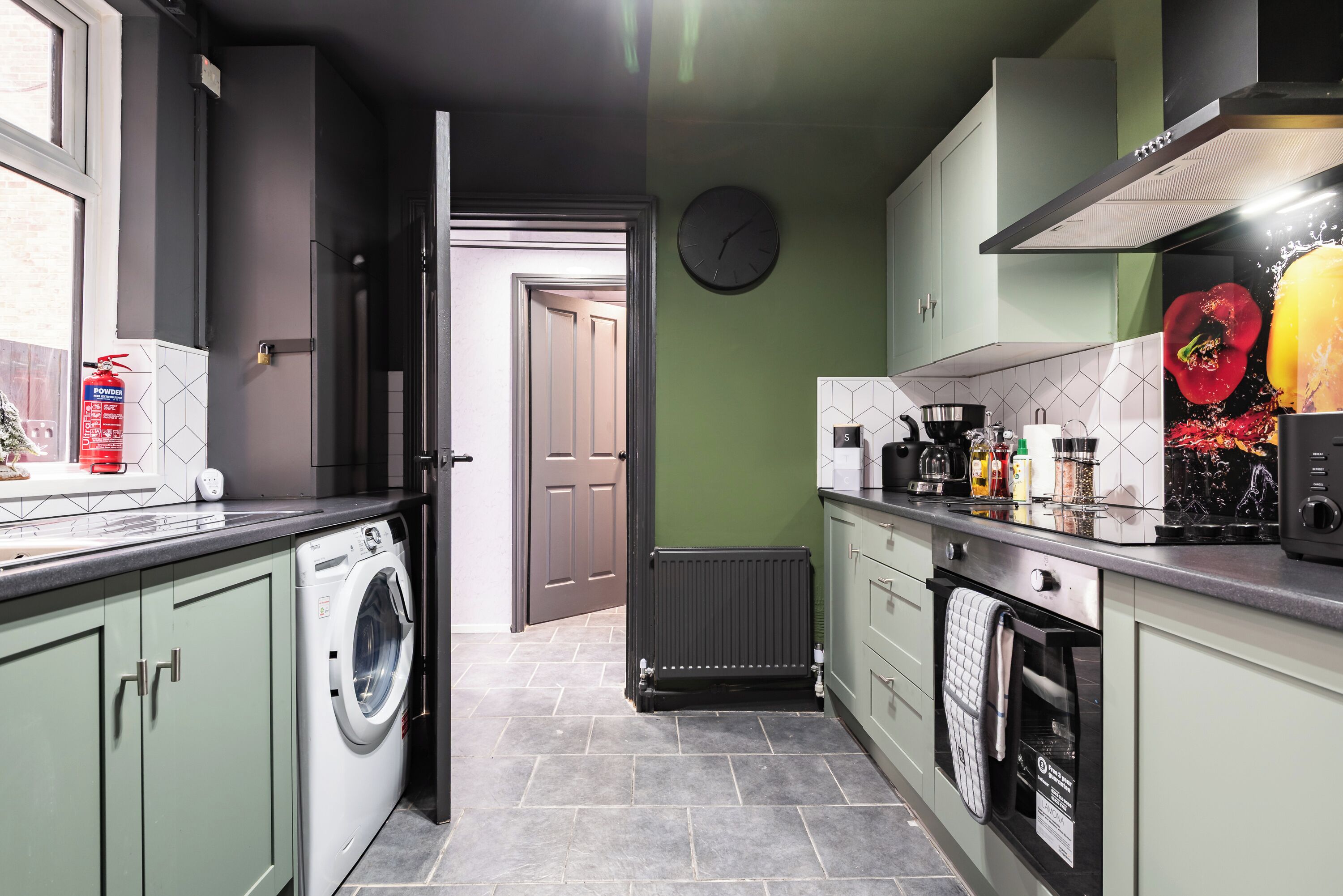 Fridge, microwave, oven, coffee/tea maker