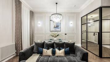 Presidential Apartment, 3 Bedrooms | Living room