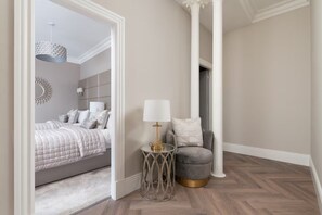 Room - Luxury Georgian City Retreat 5-Star Location (Edinburgh)