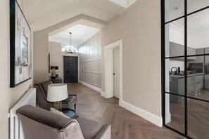 Living room - Luxury Georgian City Retreat 5-Star Location (Edinburgh)