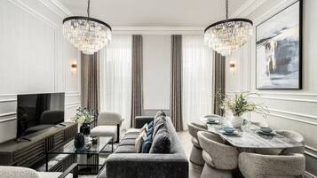 Presidential Apartment, 3 Bedrooms | Living room