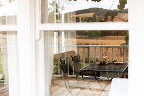 Outdoor dining - Dufflebird Farm - Peaceful Country Escape (Berrys Creek)