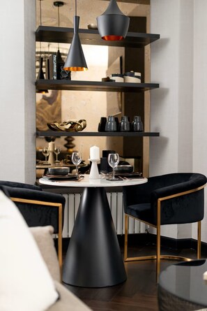 In-room dining - Luxury City 5* Retreat-Lux Spa Bath-Romantic (Edinburgh)