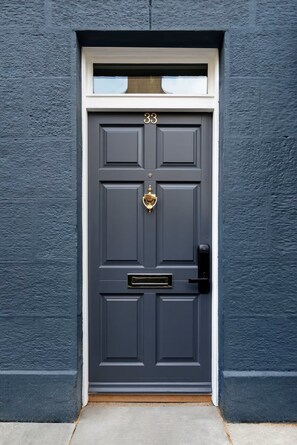 Front of property - Luxury City 5* Retreat-Lux Spa Bath-Romantic (Edinburgh)