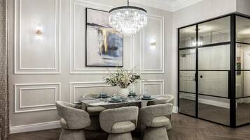 Luxury Apartment, City View | In-room dining