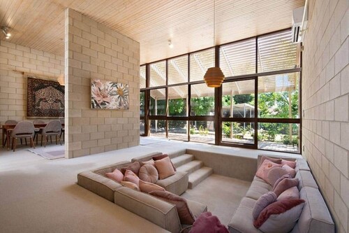 Retro Reservoir Retreat