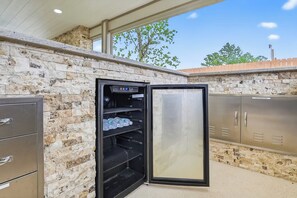 Interior - Casa Esmeralda -Heated Pool, Luxury BBQ & Patio (Houston)