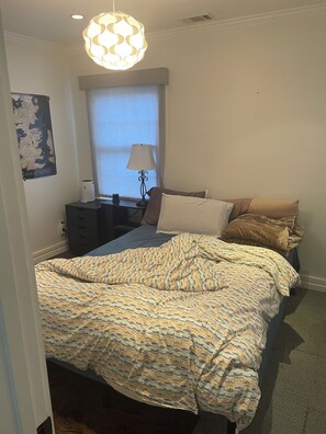 2 bedrooms, iron/ironing board, Internet, bed sheets - Tranquil 2-bedroom house with AC in charming Los Angeles (Los Angeles)
