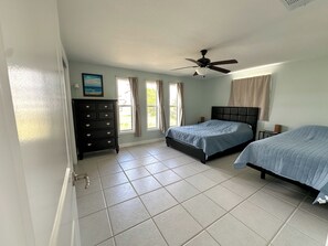 2 habitaciones, wifi gratis y ropa de cama 