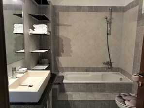 Hair dryer, towels - Casa Olimpia - Mareri apartments (Imperia)