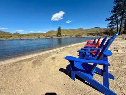 Riverfront Lodge in White Bird, ID – 1BR w/ Panoramic Views & Breakfast Unit 2