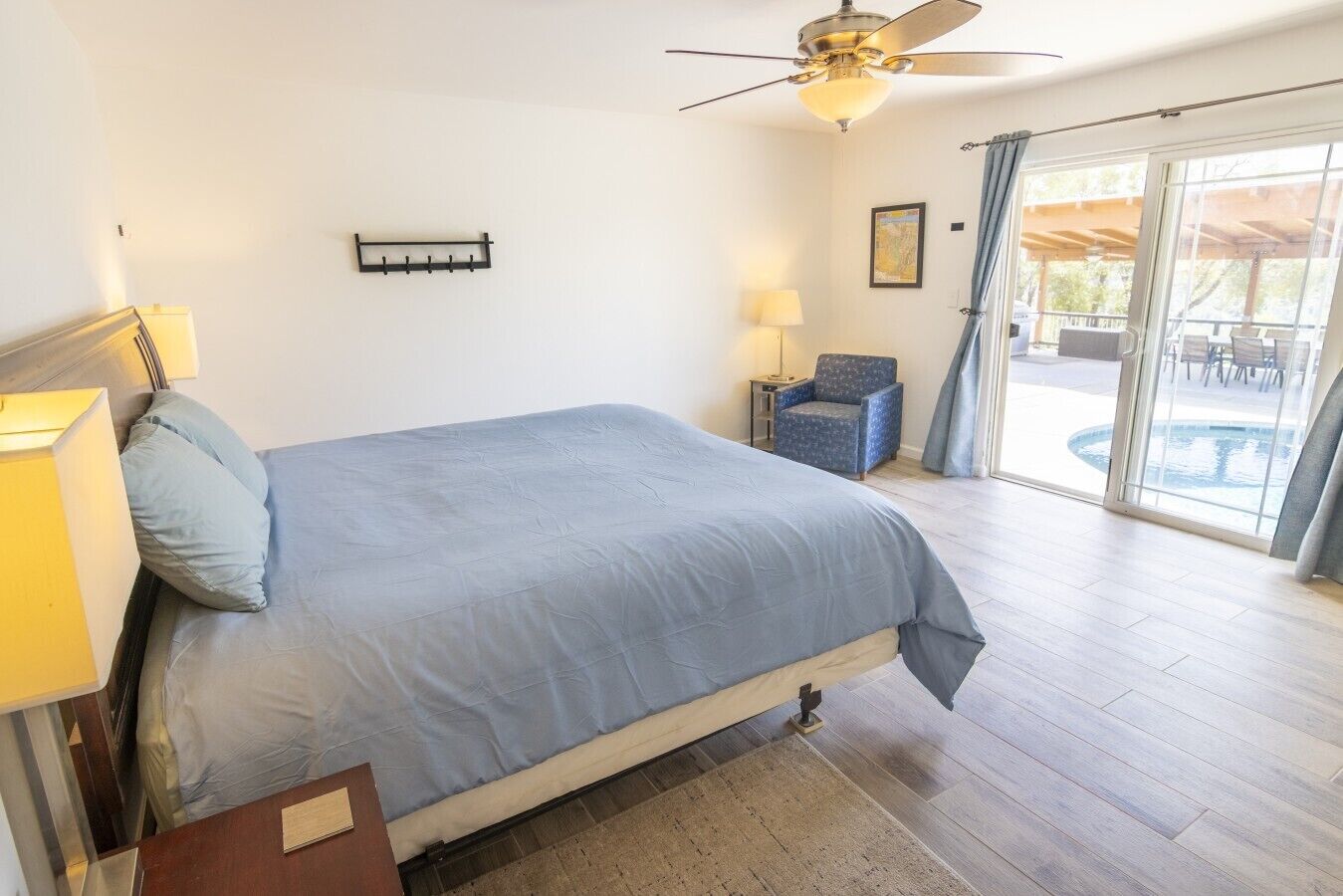 4 bedrooms, desk, iron/ironing board, WiFi