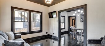 Delano Double Retreat - Entire Duplex Both Sides - 2 bedrooms/2baths/2 kitchens