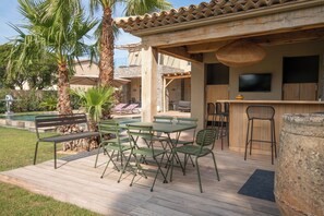 Outdoor dining - Villa near saint tropez center, recent, built in 2021, pets allowed (Saint-Tropez)