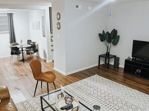 Interior - 2BR in Desirable North Hills Neighborhood (Raleigh)
