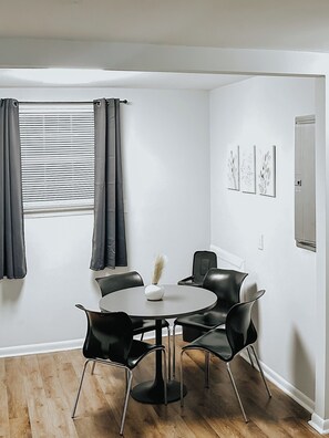 Billede uden beskrivelse, 3 af 10, knap